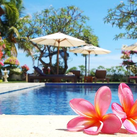 Frangipani Beach Hotel Lovina  Exterior photo