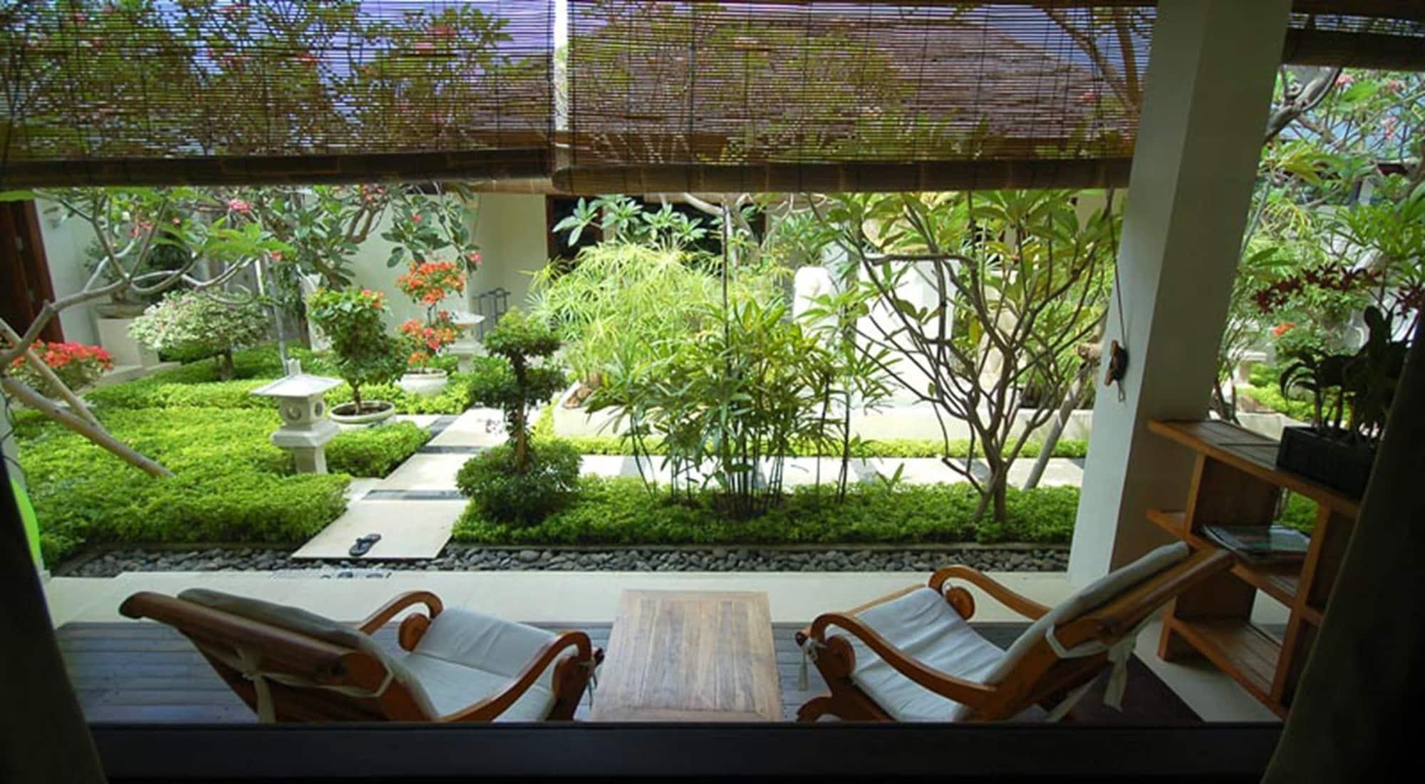 Frangipani Beach Hotel Lovina  Exterior photo