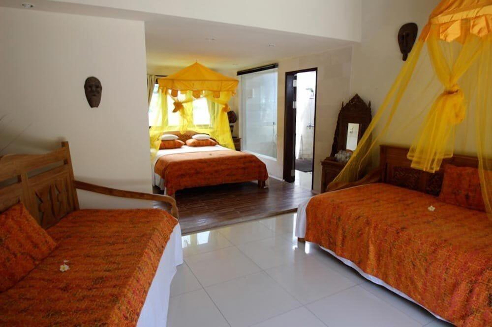 Frangipani Beach Hotel Lovina  Exterior photo