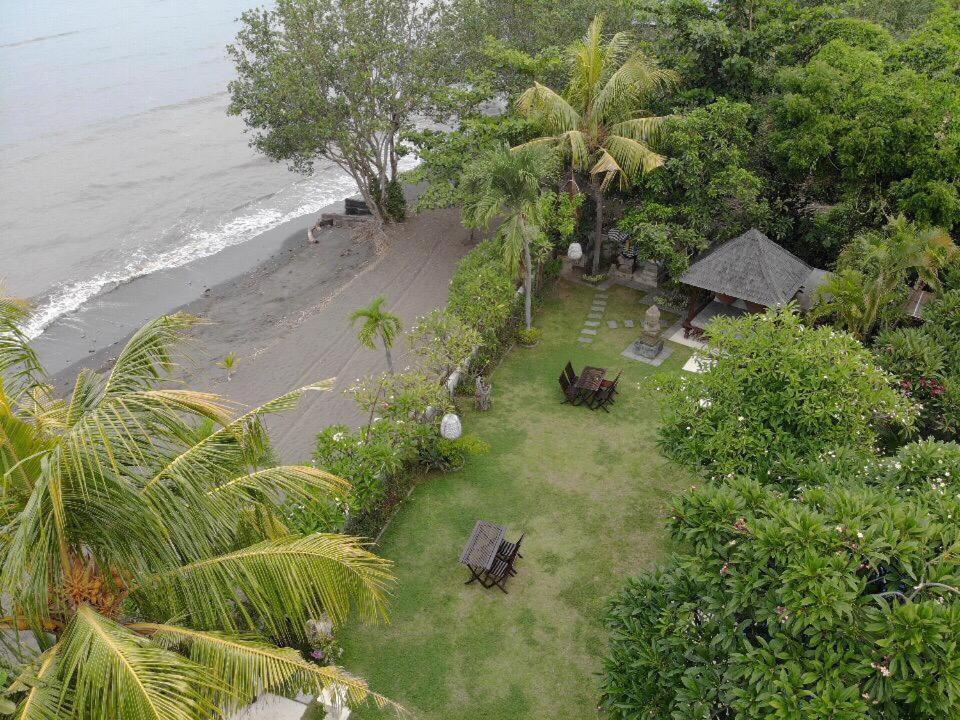 Frangipani Beach Hotel Lovina  Exterior photo